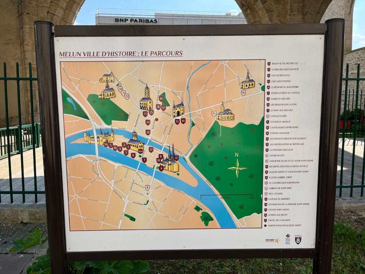 Apartamento Le Vicomte Melun Exterior foto
