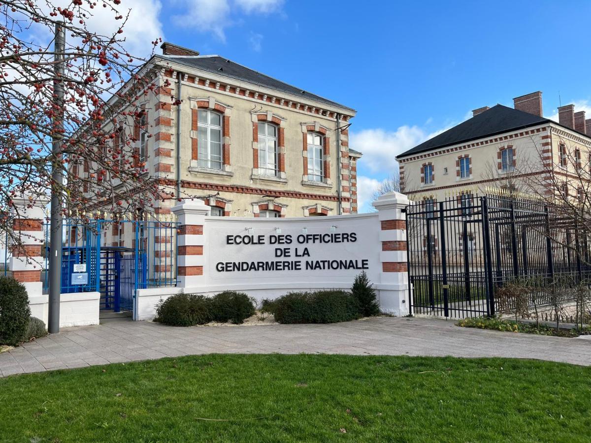 Apartamento Le Vicomte Melun Exterior foto